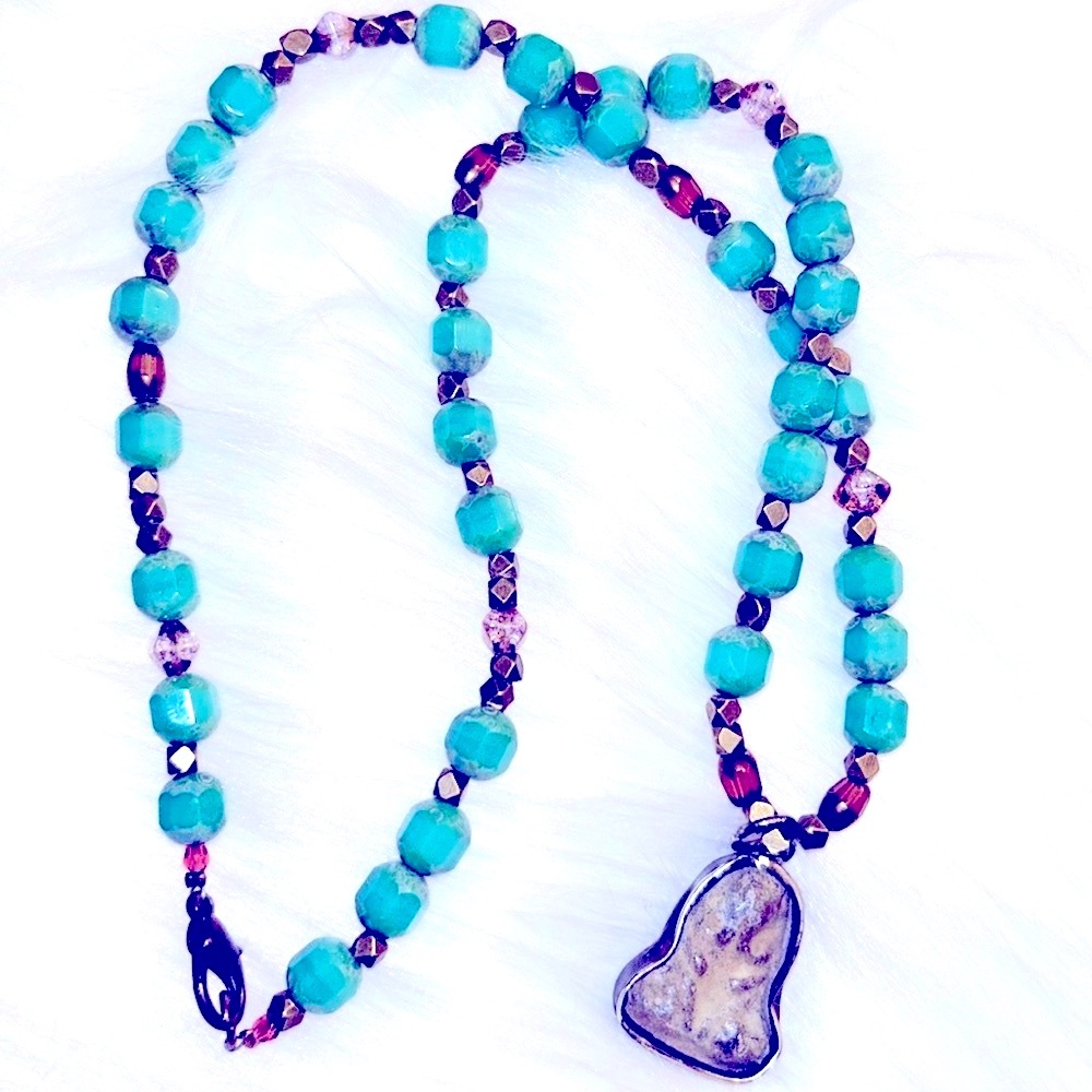 NWOT🔆BALI🔆Necklace🔆Ancient Emblem🔆Semi Precious Stones🔆